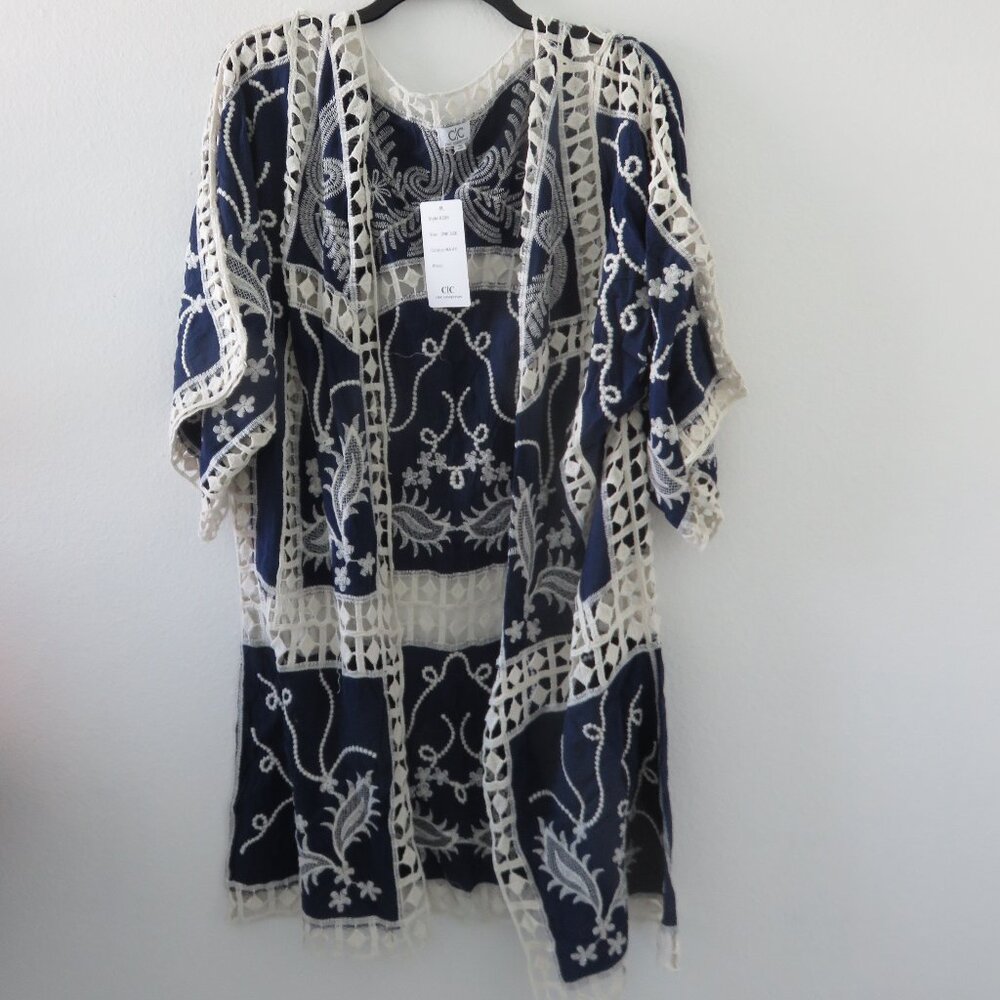 (#A-3) C/C CHIC CONNECTION Embroidered Beach cover-up or sun rob